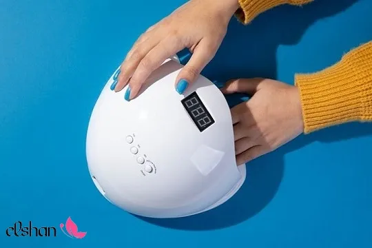 نحوه استفاده از دستگاه UV ناخن